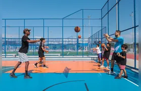 Gonçalenses podem realizar aulas gratuitas de basquete no Parque Rj Nosso Sonho