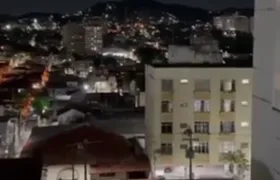 Guerra entre traficantes volta a assustar moradores do Fonseca; veja vídeo