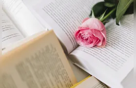 Hoje é Dia Mundial da Poesia: 19 poetas brasileiras para conhecer e celebrar