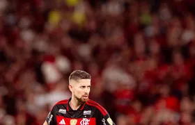 Jorginho sofre fratura e desfalca Flamengo na Libertadores