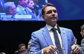 Flávio Bolsonaro diz que teve duas filhas para cuidarem dele na velhice