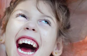 Livro O Sorriso de Alana, de Carol Reis, será lançado em Niterói no dia 23 de março