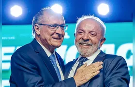 Lula confirma Alckmin como vice e anuncia saída de ministros para eleições
