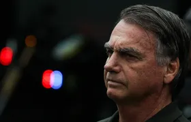 Alexandre de Moraes decide manter Bolsonaro em prisão domiciliar