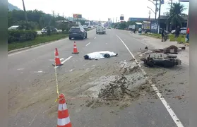 Motociclista morre após atropelar cavalo na RJ-106, em Maricá