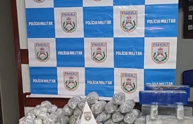 Mulher é presa em flagrante com 18 quilos de drogas durante abordagem em um ônibus