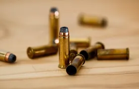 Mulher morre baleada durante tiroteio em Paciência nesta quarta-feira (11)