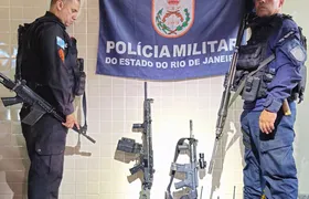 PM apreende dois fuzis na Palmeira, em Niterói