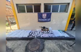 PM apreende fuzil e drogas após operação na Nova Brasília, em Niterói
