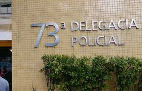 PM recupera carro roubado no Rocha, São Gonçalo