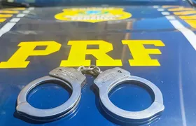 PRF prende passageiro de veículo adulterado com mandado de prisão na Ponte Rio-Niterói