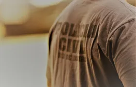 Polícia Civil resgata idoso mantido em cárcere privado e prende pai e filho em Cabo Frio