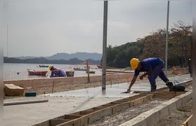 Revitalização da Orla da Praia das Pedrinhas entra na reta final e deve ser concluída até dezembro