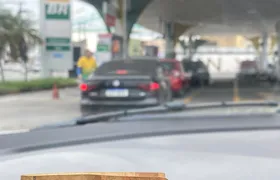 ‘Só dinheiro’: Consumidores relatam dificuldades para abastecer após operação da PF em São Gonçalo e Niterói