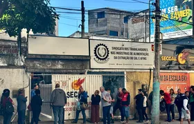 Trabalhadores enfrentam filas quilométricas para contestar cobrança assistencial em São Gonçalo