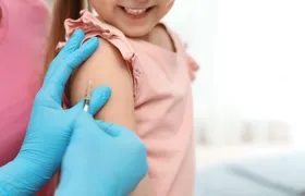 Vacinação nas escolas segue até dia 30 e meta é imunizar 27 milhões