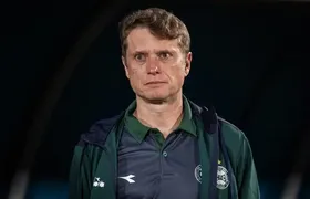 Vasco encaminha acerto com treinador Fernando Seabra, atualmente no Coritiba