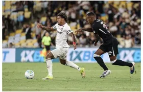 Vasco vira sobre o Flu nos acréscimos e vence clássico no Maracanã