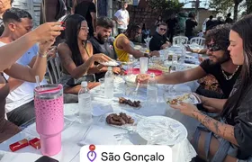Virginia posta stories em churrasco com Vini Jr. e amigos em São Gonçalo
