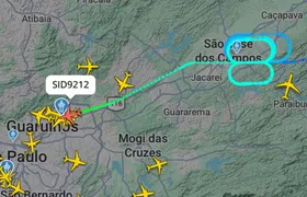 Voo do Flamengo enfrenta mau tempo, sobrevoa São José dos Campos e pousa em segurança em Guarulhos