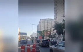 Acidente entre motocicletas causa trânsito intenso nas Av. Roberto Silveira e Marquês do Paraná, em Niterói