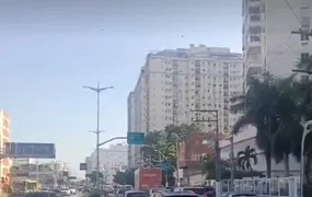 Acidente entre motocicletas causa trânsito intenso nas Av. Roberto Silveira e Marquês do Paraná, em Niterói