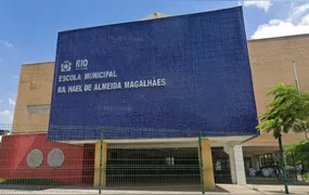 Adolescente de escola em Bangu é agredida por outra aluna e tem o maxilar quebrado