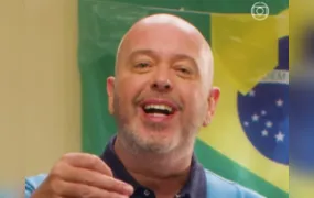 Alex Escobar recebe alta hospitalar nos EUA após passar mal ao vivo
