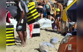 Ambulantes vendem “camarote improvisado” por R$ 100 para show da Shakira em Copacabana
