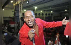 Anderson Paz, intérprete com passagem pela Porto da Pedra, morre aos 52 anos no Rio