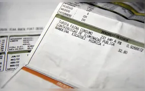 Aneel divulga calendário para anúncio de bandeiras tarifárias em 2026