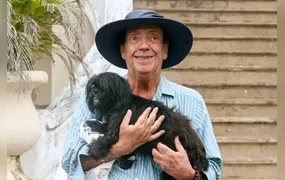 Ator Marcos Oliveira, o Beiçola, critica o Retiro dos Artistas onde mora