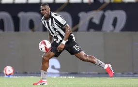 Bastos reestreia após quase um ano e vira opção para Anselmi no Botafogo