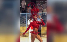 Bellinha Delfim assume posto de rainha de bateria da Viradouro após saída de Juliana Paes