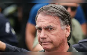Bolsonaro recebe alta e cumprirá prisão domiciliar