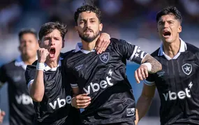 Botafogo enfrenta o Athletico PR, em partida adiada do Brasileiro