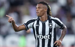 Botafogo vence Racing no Nilton Santos pela Sul-Americana