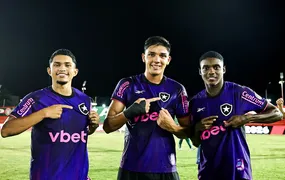 Botafogo vence a Portuguesa por 2 a 0 e estreia com o pé direito no Carioca