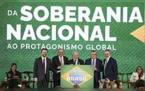 "Brasil não abaixa a cabeça", diz Durigan ao defender soberania e Pix