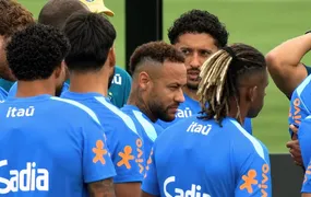 Brasil treina com elenco completo para encarar o Japão