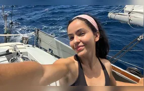 Brasileira faz história como primeira mulher a disputar a tradicional Cape to Rio em solitário