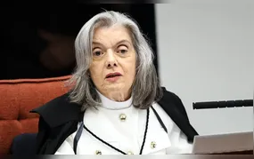 Carmen Lúcia vota para condenar Eduardo Bolsonaro por difamação