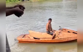 Carpinteiro paraense cria jetski de madeira e recebe visita da Marinha após viralizar nas redes