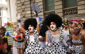 Centenário: Cordão do Bola Preta lota ruas do centro do Rio