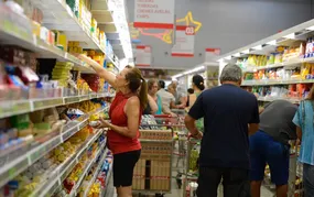 Cesta básica fica mais cara em 17 capitais brasileiras em junho