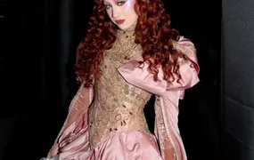 Chappell Roan agradece equipe de segurança após polêmica envolvendo família de Jorginho