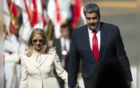 China pede aos EUA a libertação imediata de Maduro e sua esposa