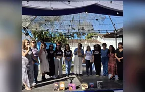 Coletiva Escritoras Vivas lança livro artesanal e destaca literatura de autoria feminina durante a Flip 2026