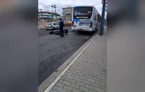 Colisão entre moto e ônibus deixa vítima fatal em São Gonçalo