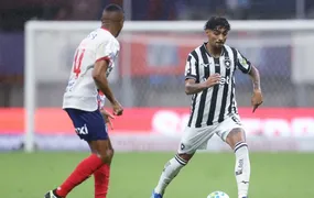 Com expulsão de goleiro e gol contra, Botafogo perde de virada para o Bahia